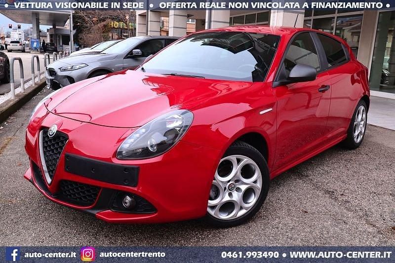 Usata Alfa Romeo Giulietta Super 120 CV (88 kW) 2017 Rosso Utilitaria