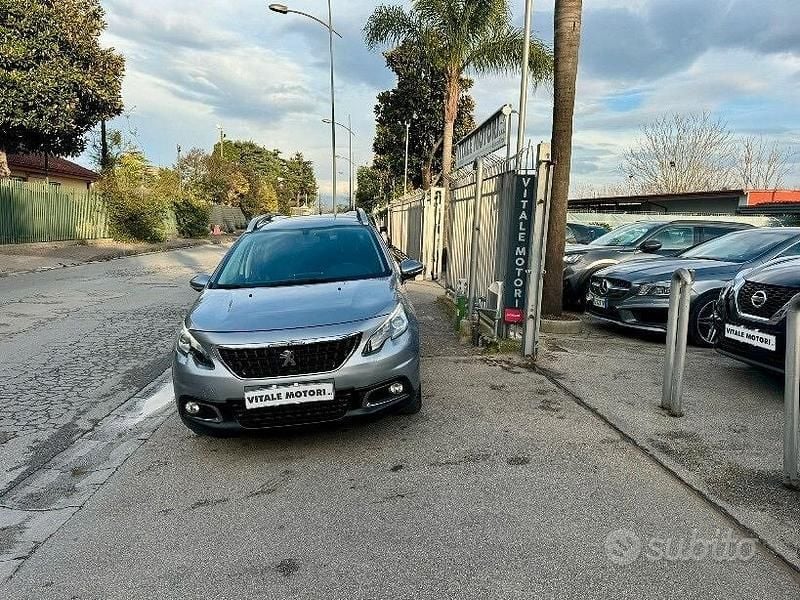 Usata Peugeot 2008 100 CV (73 kW) 2018 Grigio SUV