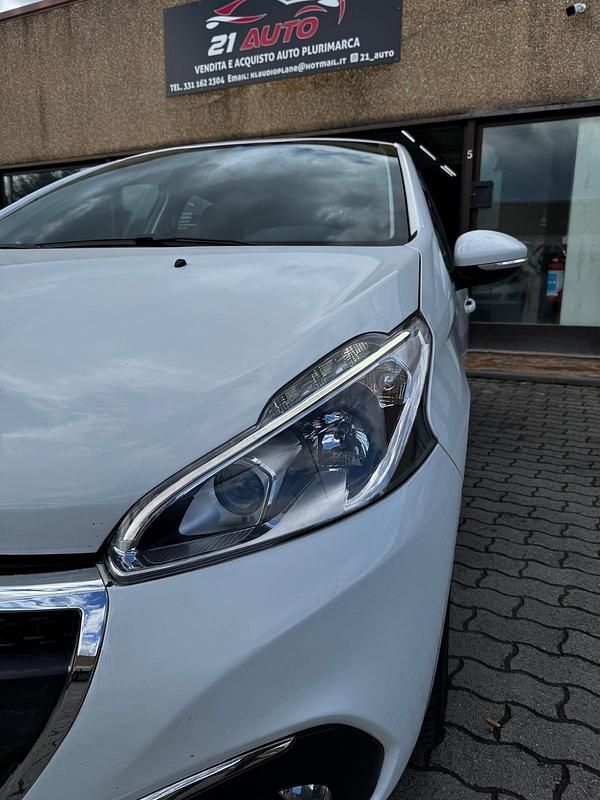 Usata Peugeot 208 Allure 75 CV (55 kW) 2018 Bianco Utilitaria