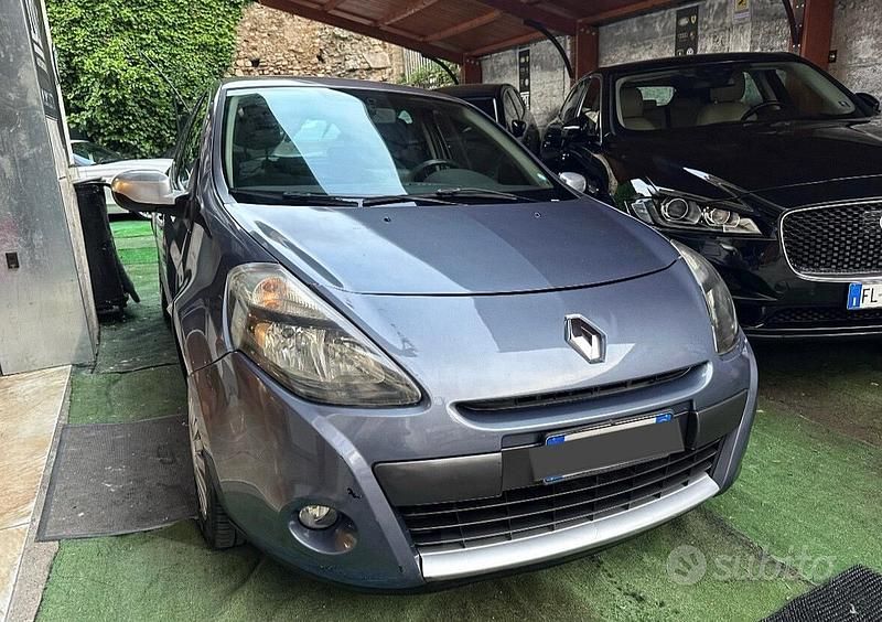 Usata Renault Clio II 74 CV (54 kW) 2010 Blu Berlina