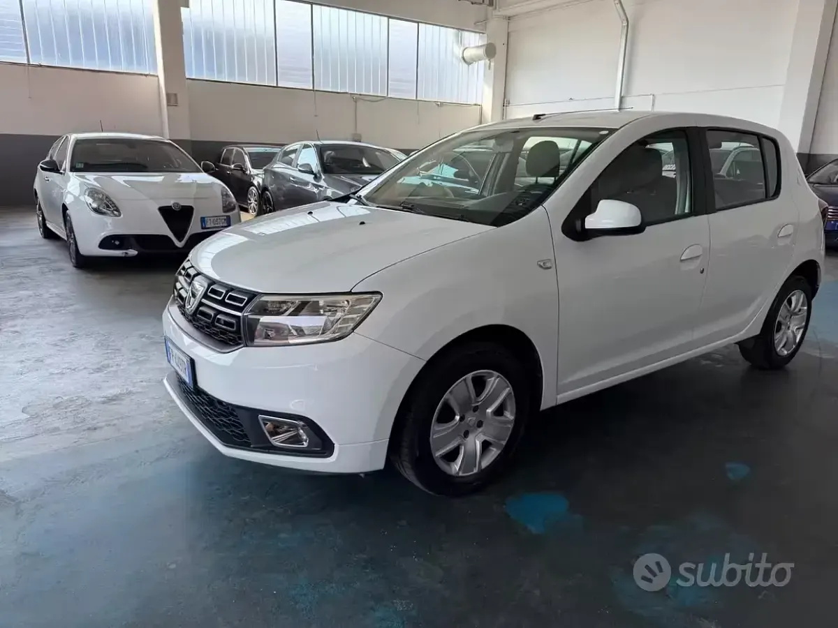 Usata Dacia Sandero Lauréate 75 CV (55 kW) 2018 Bianco Berlina