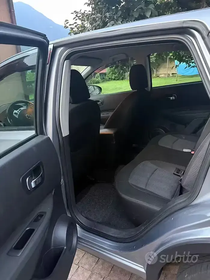 Usata Nissan Qashqai 140 CV (102 kW) 2012 Grigio SUV