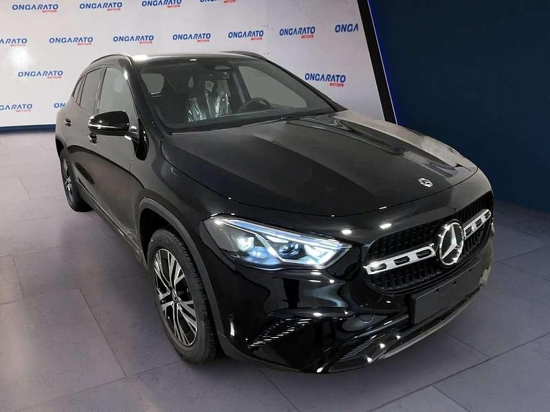 Nouvelle Mercedes GLA200 Advanced 150 ch (110 kW) 2025 Noir SUV