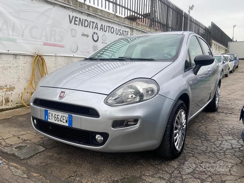 Usata Fiat Punto Lounge 77 CV (56 kW) 2015 Grigio Utilitaria