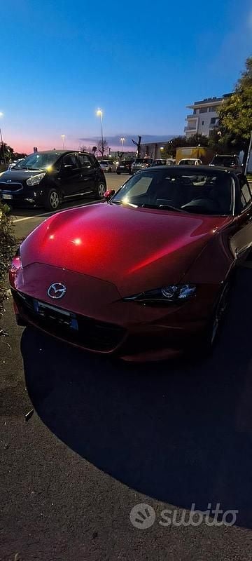 Usata Mazda MX5 Inclusive 184 CV (135 kW) 2019 Rosso Cabrio
