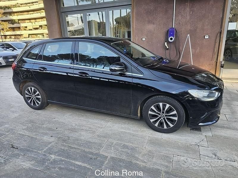 Usata Mercedes B180 116 CV (85 kW) 2022 Nero Monovolume