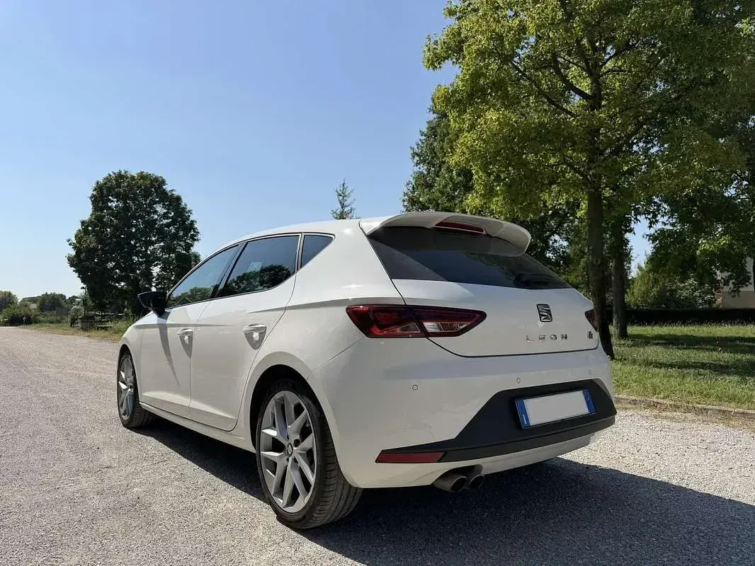 Usata Seat Leon FR 150 CV (110 kW) 2015 Berlina