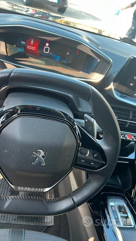 Usata Peugeot 2008 Allure 130 CV (95 kW) 2023 Nero SUV