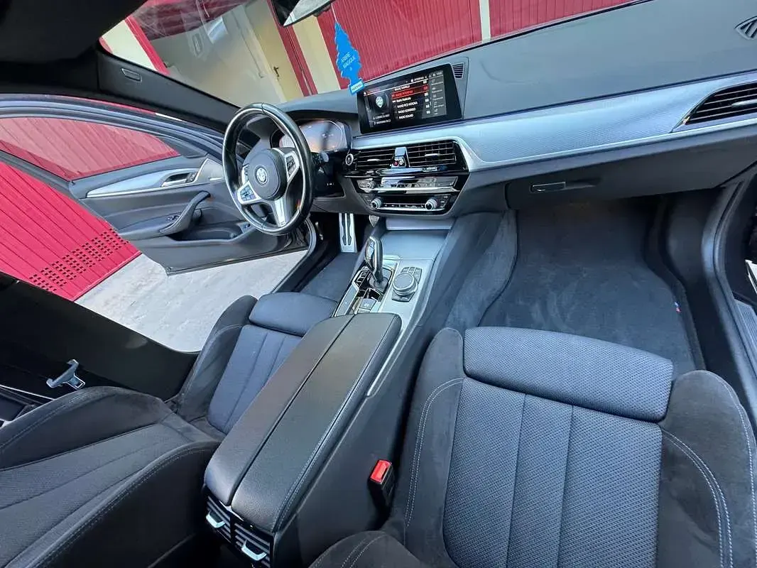 Usata BMW 520 M Sport 190 CV (139 kW) 2020 Blu/azzurro Station wagon