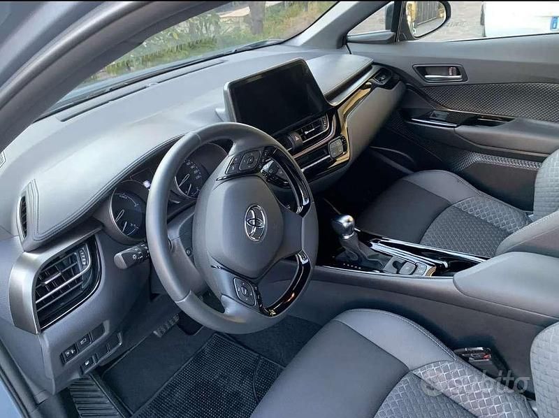 Usata Toyota C-HR Active 98 CV (72 kW) 2022 SUV