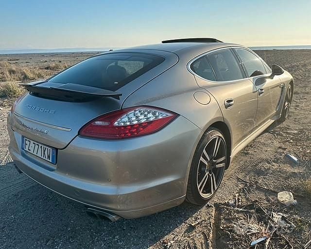 Usata Porsche Panamera Turbo 500 CV (367 kW) 2010 Grigio Berlina