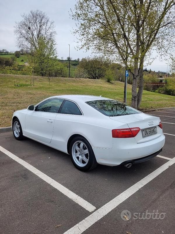 Begagnad Audi A5 2007 Vit Sportkupé