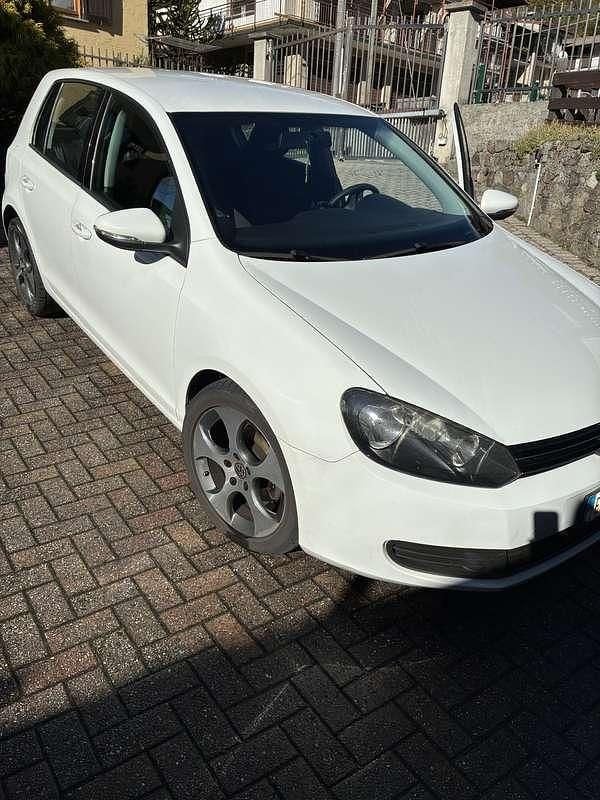 Usata VW Golf VI Comfortline 105 CV (77 kW) 2011 Bianco Utilitaria