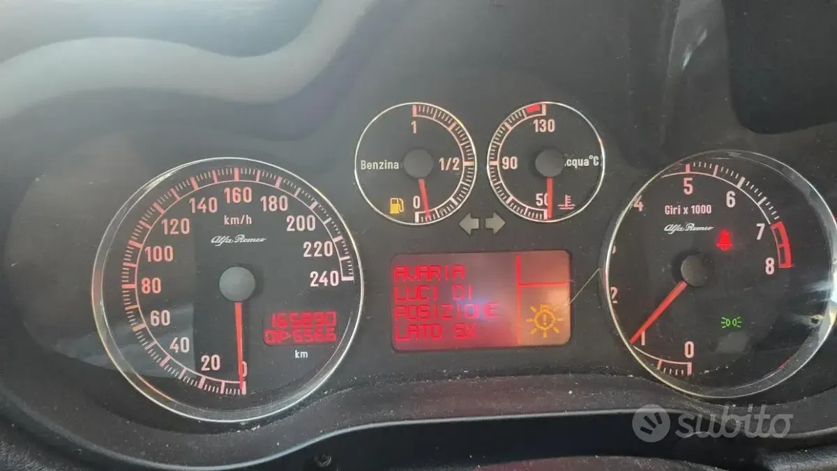 Usata Alfa Romeo 147 105 CV (77 kW) 2007 Grigio Utilitaria