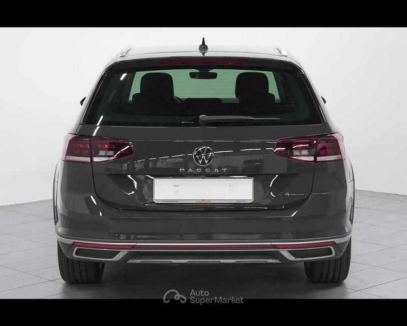 Usata VW Passat Alltrack 200 CV (147 kW) 2021 Grigio Station wagon