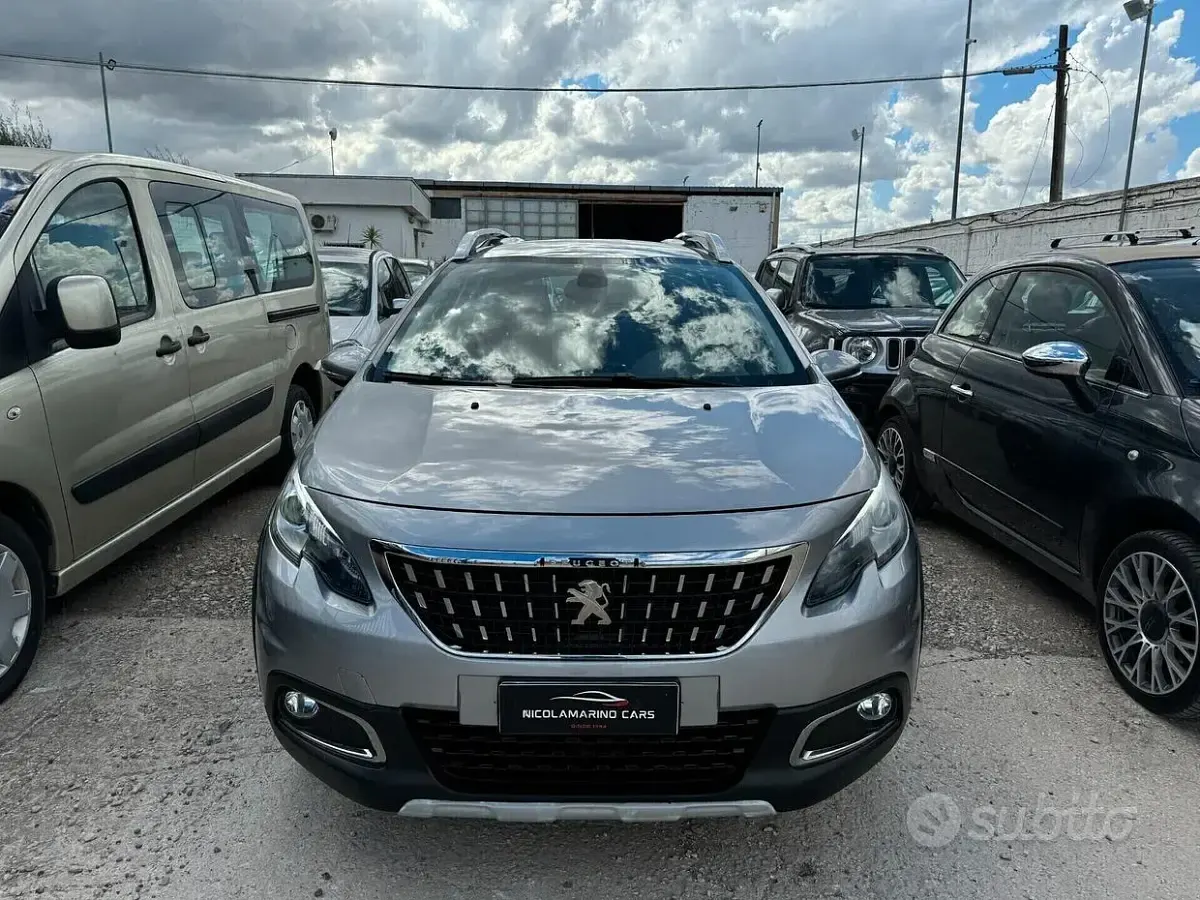 Usata Peugeot 2008 Allure 102 CV (75 kW) 2019 Grigio SUV