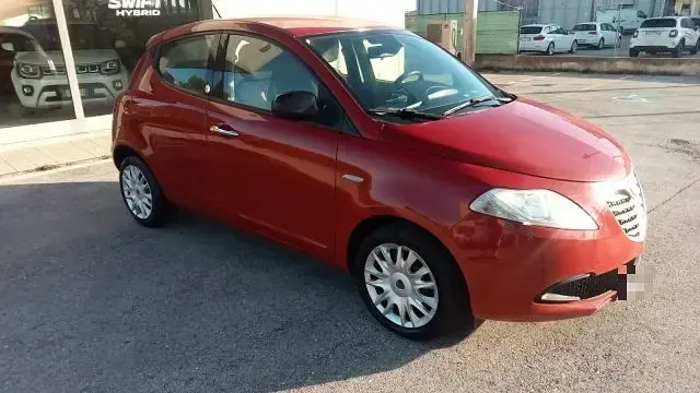 Usata Lancia Ypsilon Silver 69 CV (50 kW) 2012 Rosso Utilitaria