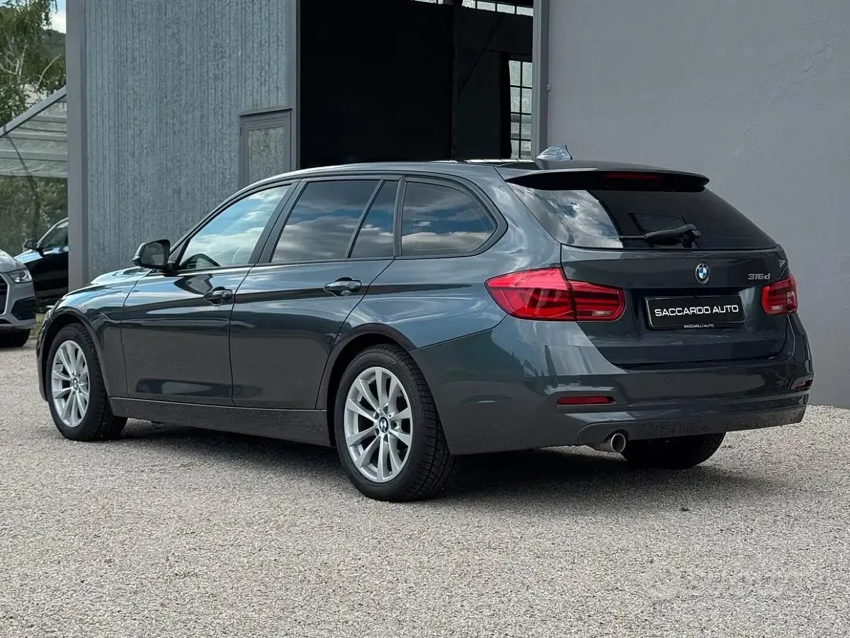 Usata BMW 316 Advantage 116 CV (85 kW) 2017 Grigio Station wagon