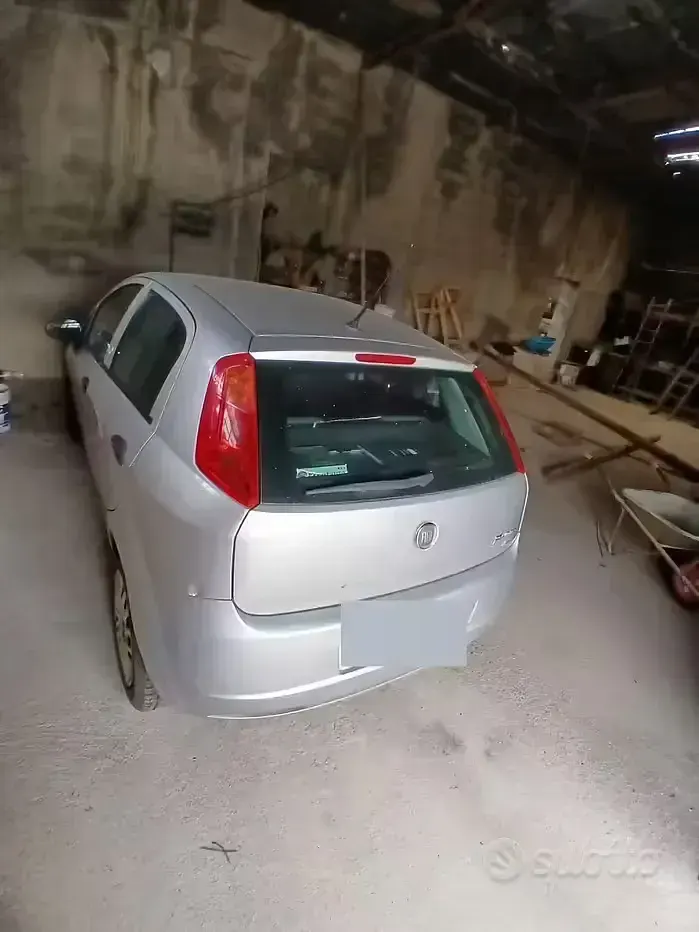 Usata Fiat Punto 75 CV (55 kW) 2010 Grigio Utilitaria