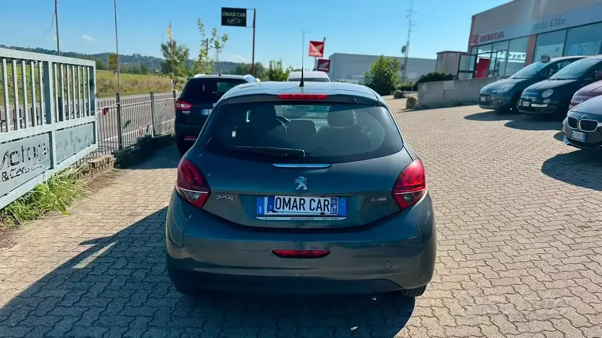 Usata Peugeot 208 82 CV (60 kW) 2017 Grigio Utilitaria