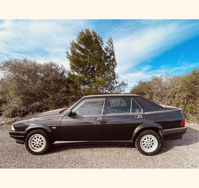 Usata Alfa Romeo 75 148 CV (108 kW) 1991 Berlina