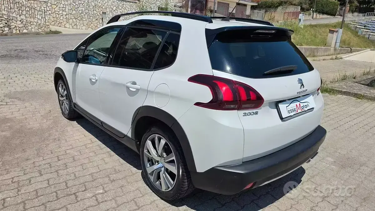 Usata Peugeot 2008 GT-line 110 CV (80 kW) 2016 Bianco SUV