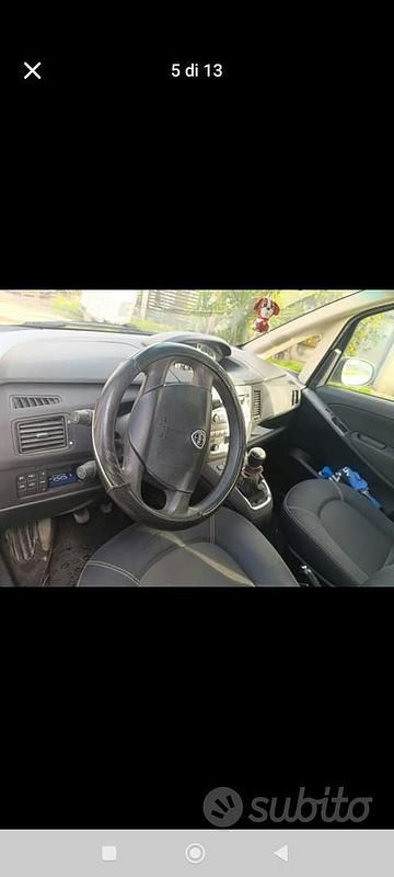 Usata Lancia Musa 90 CV (66 kW) 2012 Grigio Monovolume