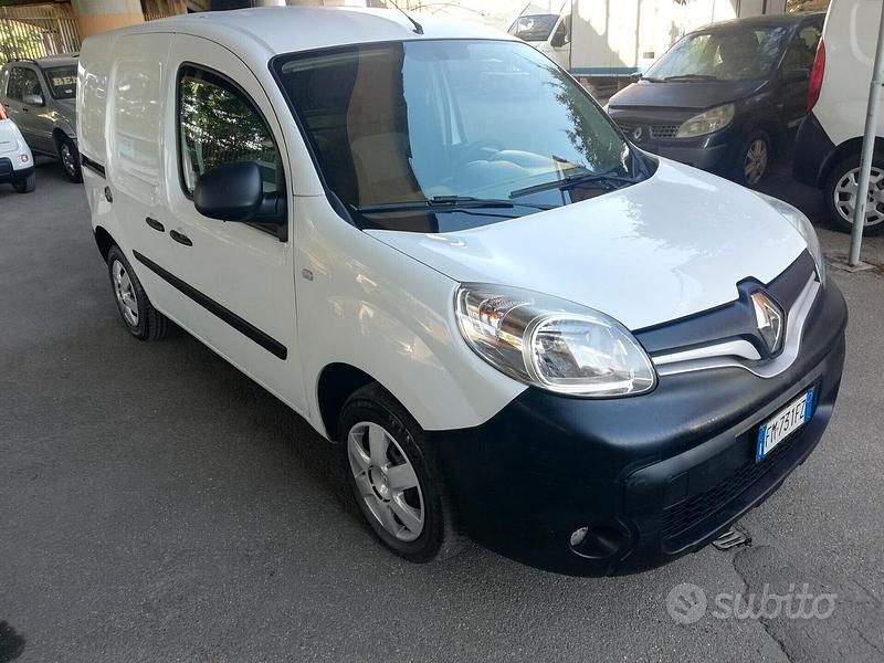 Bianco Usata 2017 Renault Kangoo Monovolume | 5500 € (Ottimo prezzo) - Immagine 1/4