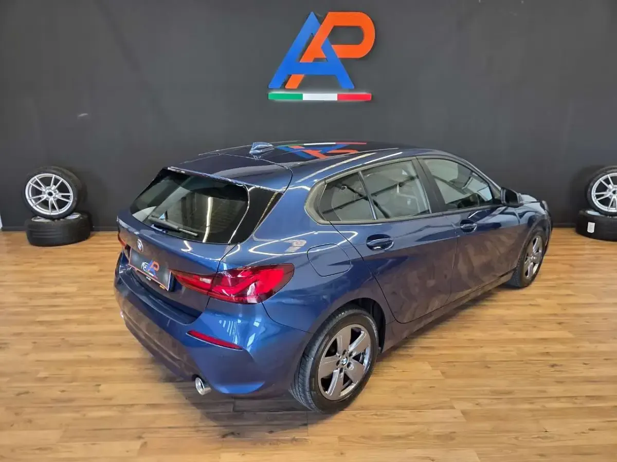 Usata BMW 118 Luxury Line 150 CV (110 kW) 2020 Blu/azzurro Berlina