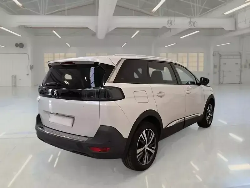 Usata Peugeot 5008 Allure 131 CV (96 kW) 2021 Bianco SUV