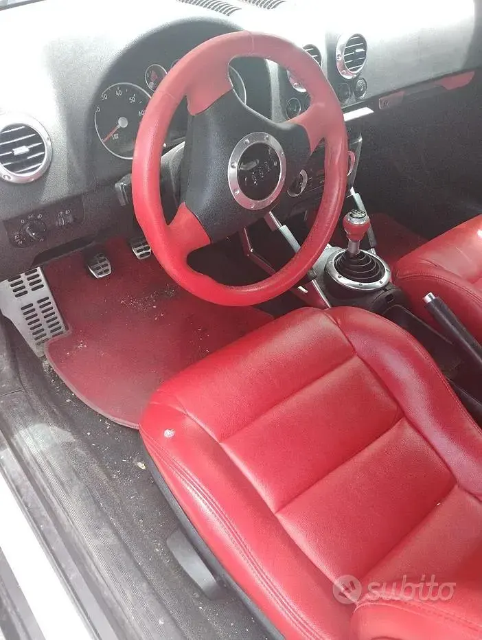 Usata Audi TT Roadster 179 CV (131 kW) 2001 Nero Cabrio