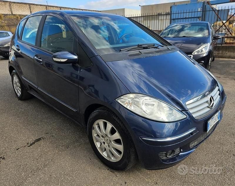 Usata Mercedes A180 Classic 109 CV (80 kW) 2008 Blu/azzurro Berlina