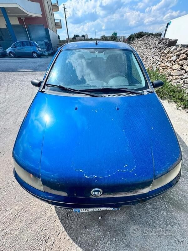 Usata Fiat Punto 80 CV (58 kW) 2000 Blu Utilitaria