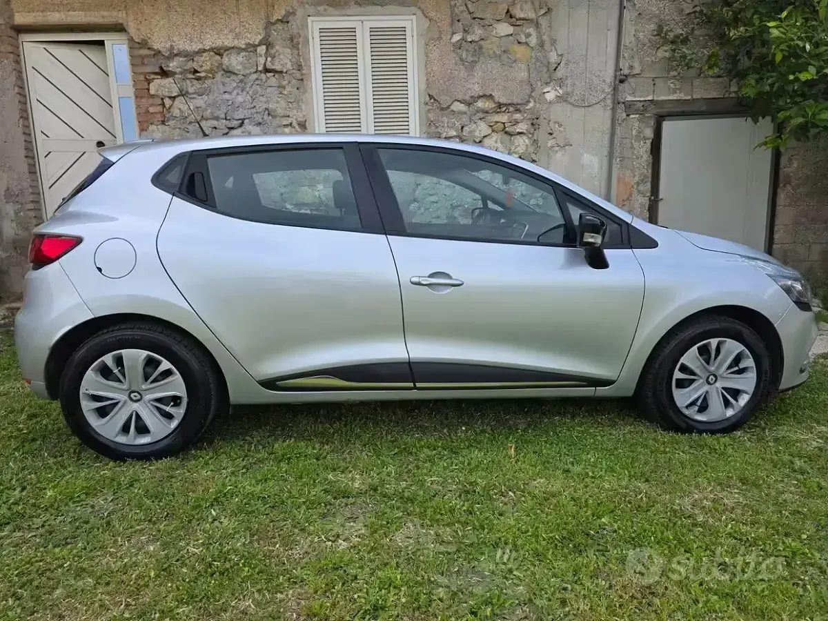 Usata Renault Clio IV 90 CV (66 kW) 2018 Grigio Berlina