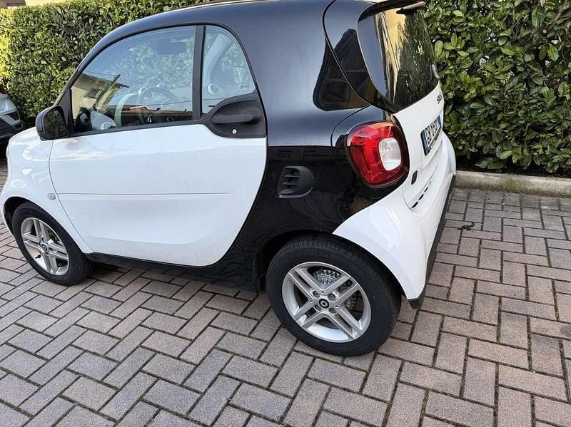 Usata Smart ForTwo Coupé Pure 41 kW (56 CV) 2020 Other Utilitaria