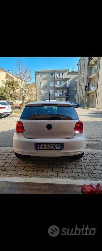 Usata VW Polo Highline 90 CV (66 kW) 2011 Bianco Utilitaria