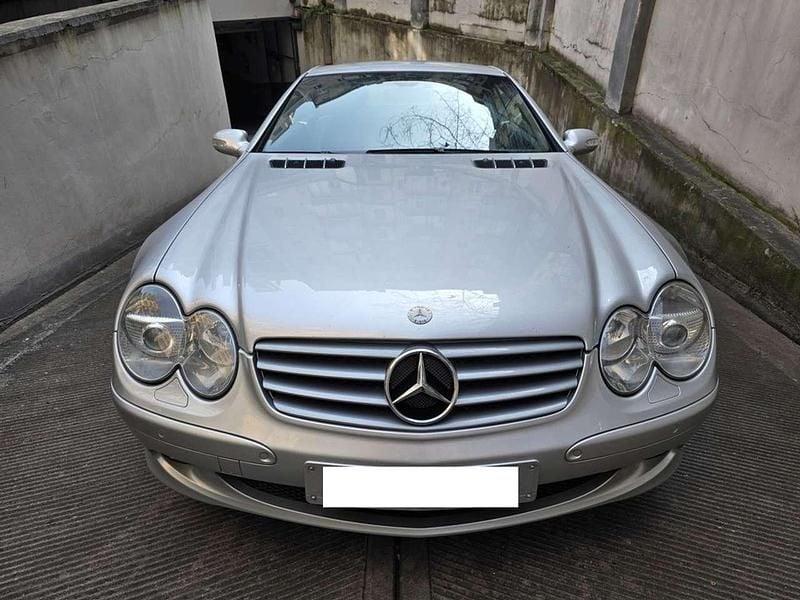 Usata Mercedes SL500 306 CV (225 kW) 2001 Argento Cabrio
