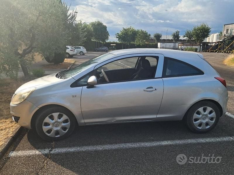 Gebraucht Opel Corsa 75 PS (55 kW) 2009 Grau Coupé