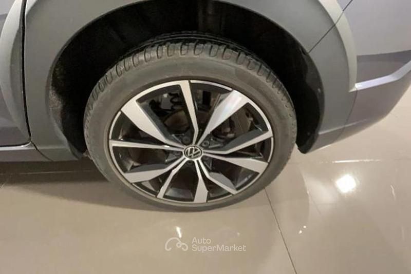 Usata VW Taigo R-line 116 CV (85 kW) 2025 Grigio SUV