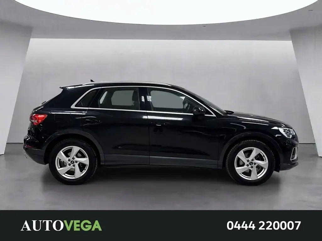 Usata Audi Q3 Advanced 150 CV (110 kW) 2022 Nero / pastello SUV