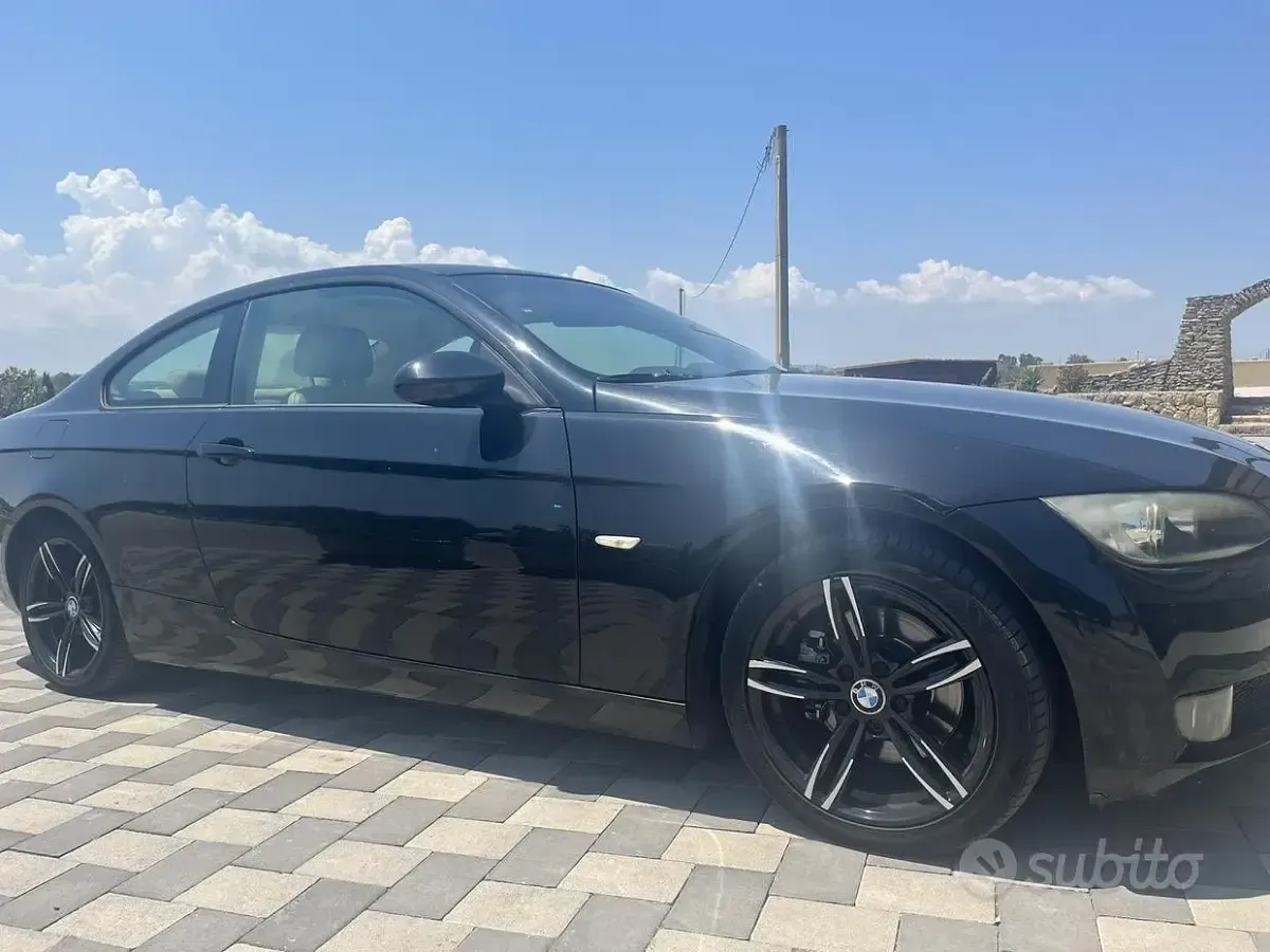 Usata BMW 320 177 CV (130 kW) 2009 Nero Coupé