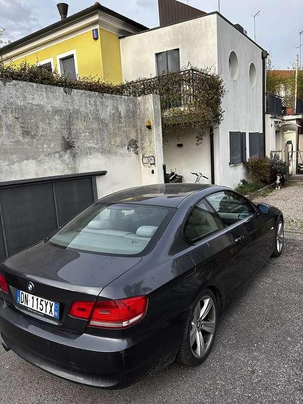 Usata BMW 320 170 CV (125 kW) 2008 Coupé