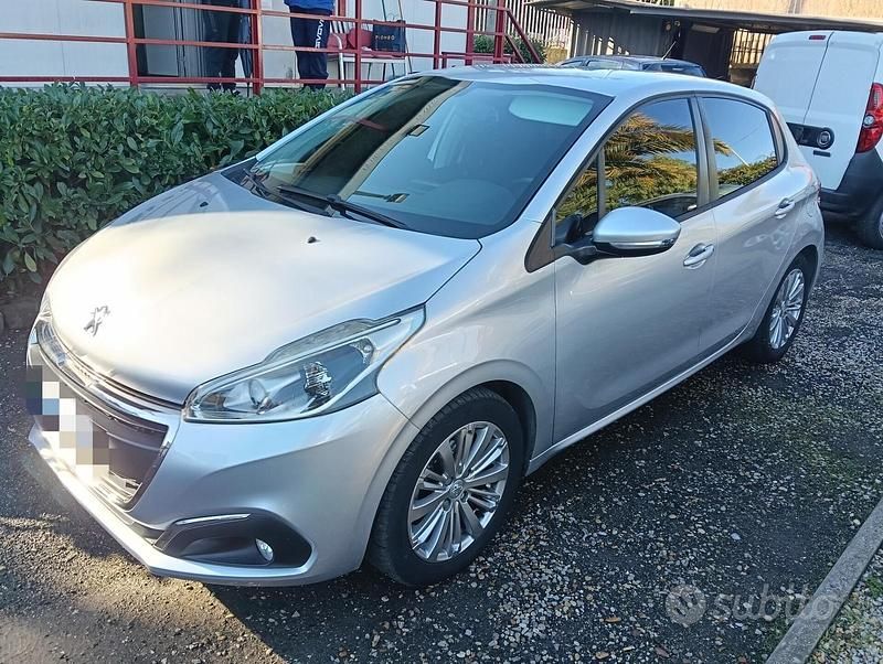 Usata Peugeot 208 Allure 82 CV (60 kW) 2017 Grigio Utilitaria