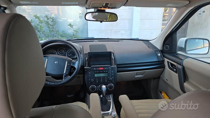 Usata Land Rover Freelander 2 190 CV (139 kW) 2010 Bianco SUV