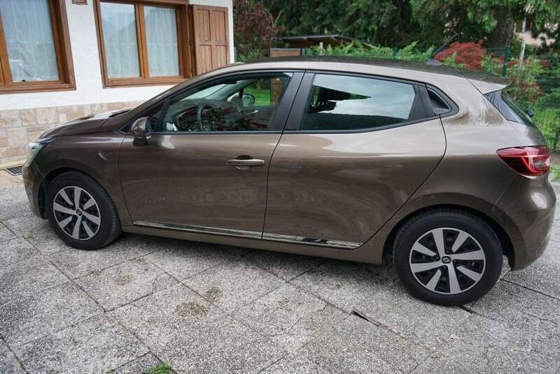 Usata Renault Clio V Intens 91 CV (66 kW) 2021 Marrone Berlina