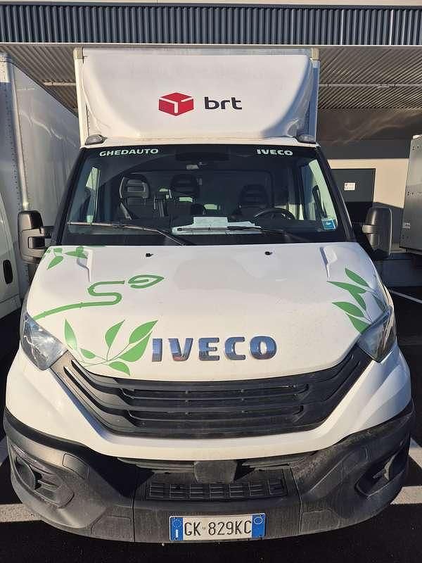 Usata Iveco Daily 136 CV (100 kW) 2022 Bianco Furgone