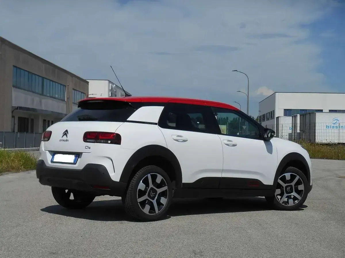 Usata Citroën C4 Shine 102 CV (75 kW) 2019 Bianco SUV