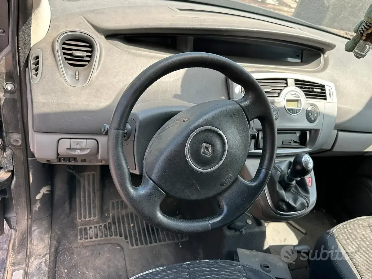 Usata Renault Scenic E-Tech 2007 Nero Utilitaria