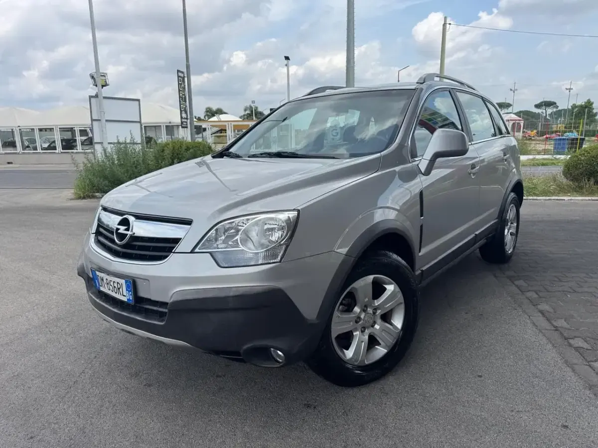 Usata Opel Antara Cosmo 150 CV (110 kW) 2008 Argento SUV