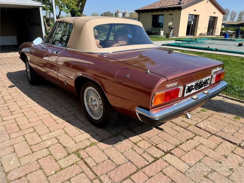 Usata Alfa Romeo Spider 103 CV (75 kW) 1981 Marrone Cabrio